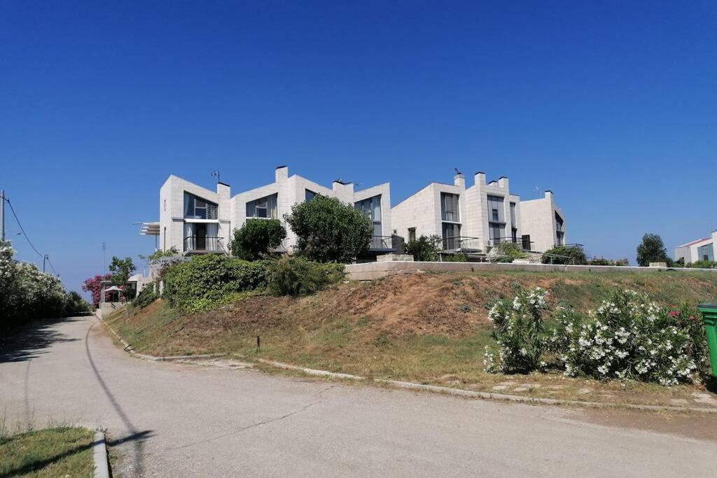 Deluxe Villa In Village Club Kassandria Exterior photo